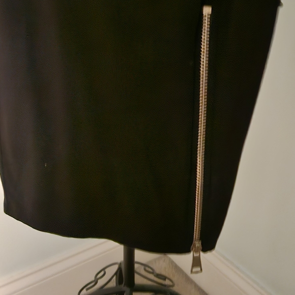 Naked Wardrobe  Dress - Picture 4 of 4